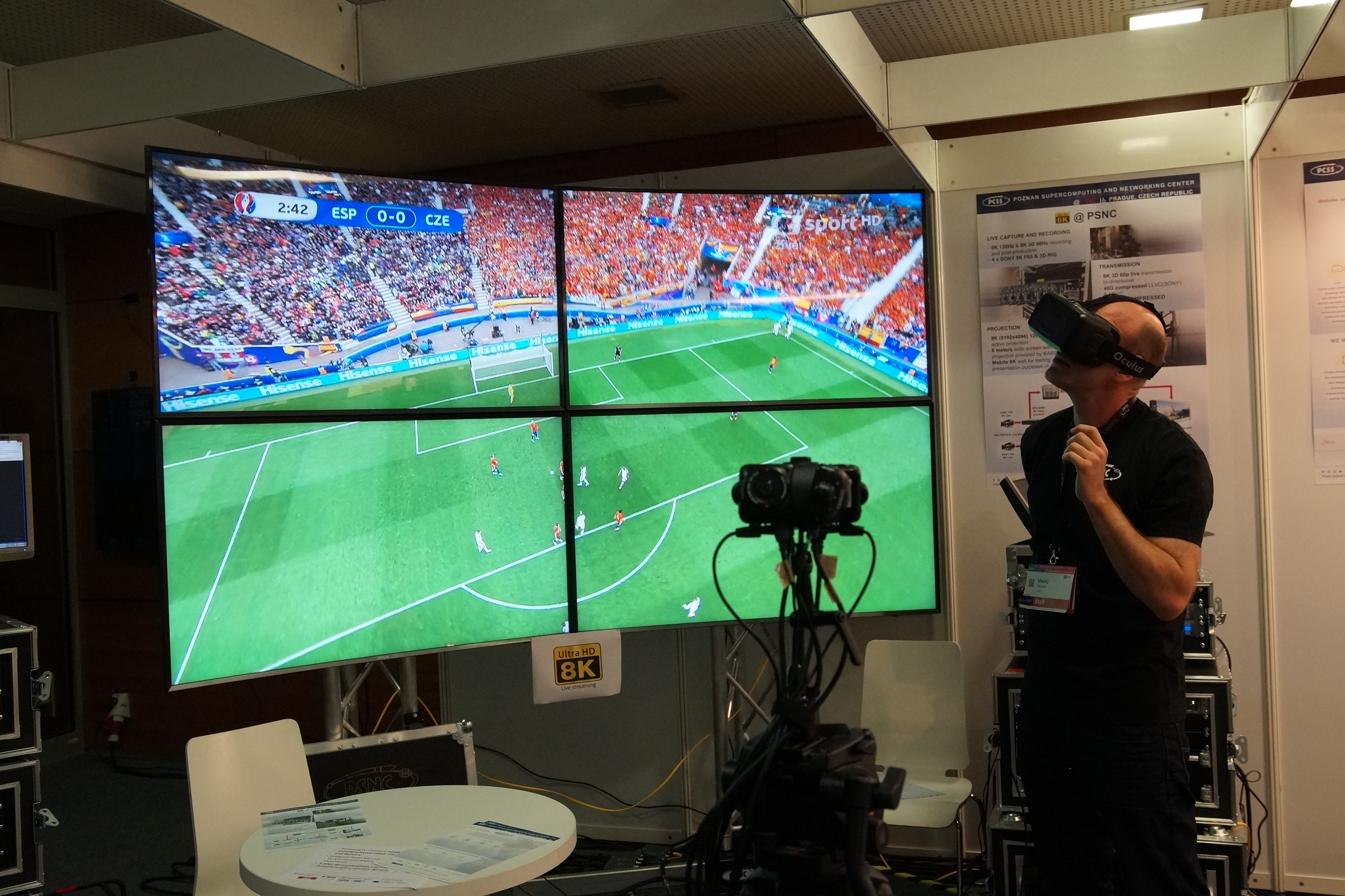 Some visitors enjoying ImmersiaTV demo at TNC2016.
